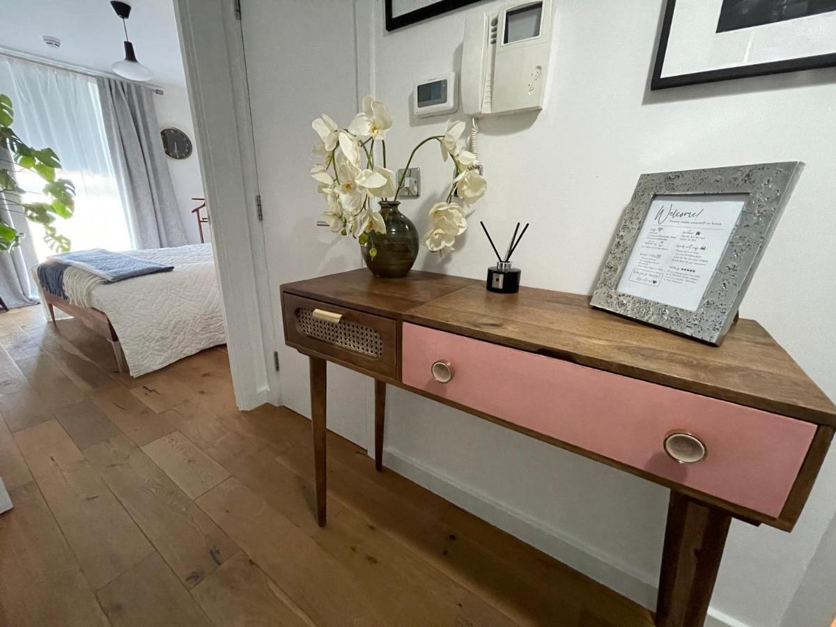Peloton Organic Health Apartment In Angel, Old Street, Islington London Eksteriør billede