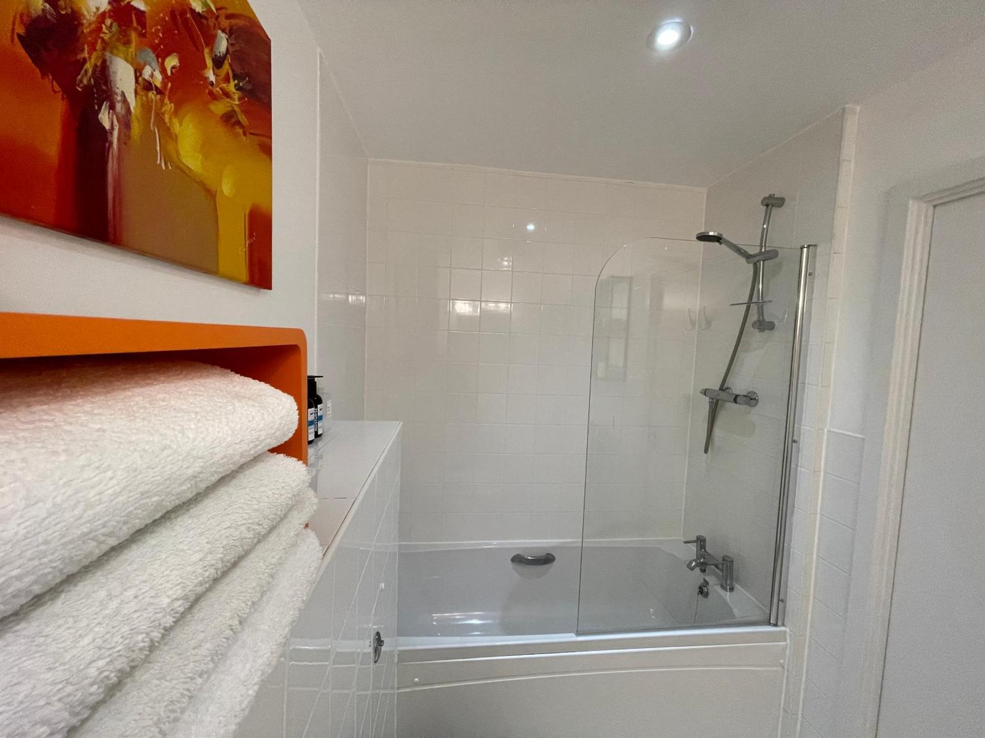 Peloton Organic Health Apartment In Angel, Old Street, Islington London Eksteriør billede